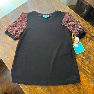 Cece- black top floral sleeve